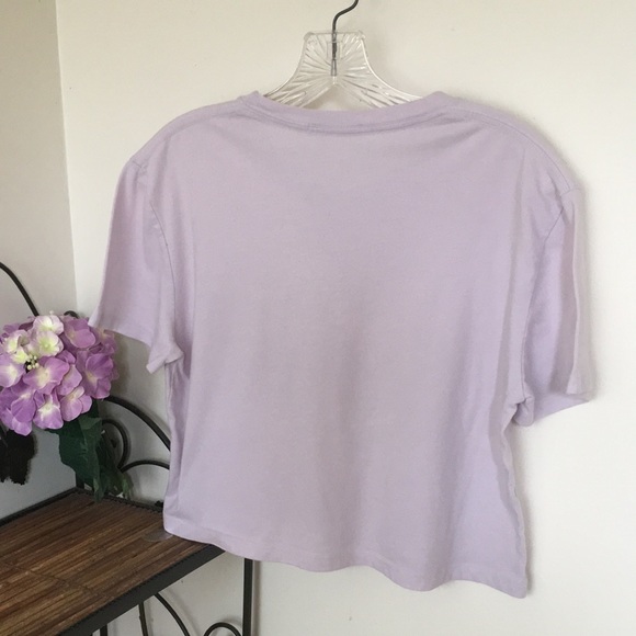 BRANDY MELVILLE Lavender Crop Top Tee👚 - Picture 3 of 4